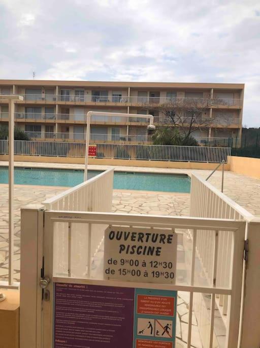 Appartement Vue Mer Au Lavandou Le Lavandou Exterior foto